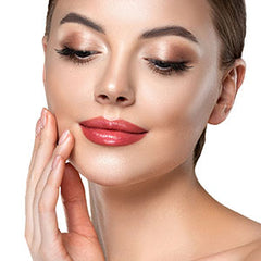 أحمر شفاه سائل لونا بلامبينج