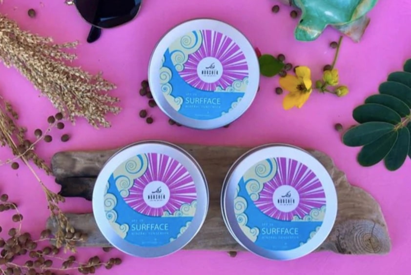 صن سكرين سيرفاس - ملون بمعامل حماية ٣٠